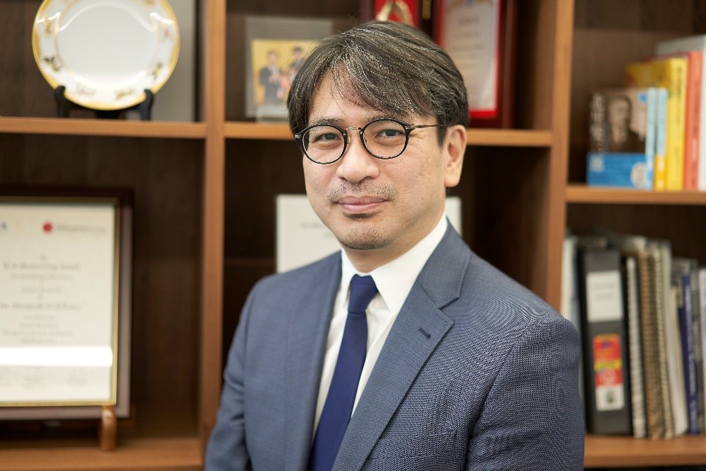 Dr. Nishikawa image Dr. Nishikawa image
