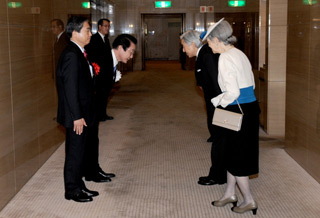 天皇陛下ご臨席