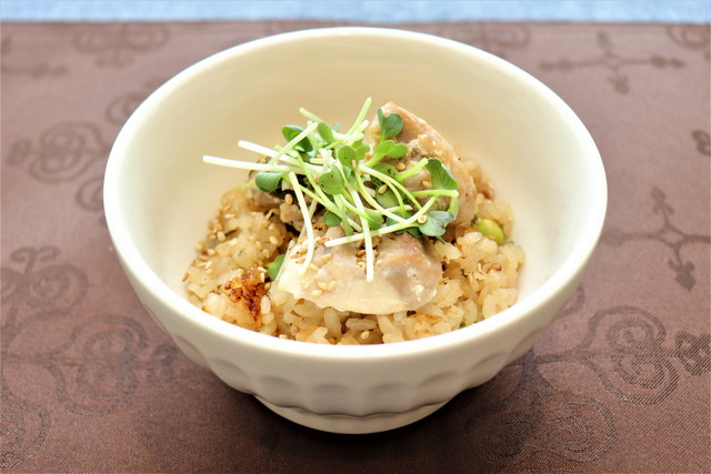 鶏と昆布の五目ご飯の画像