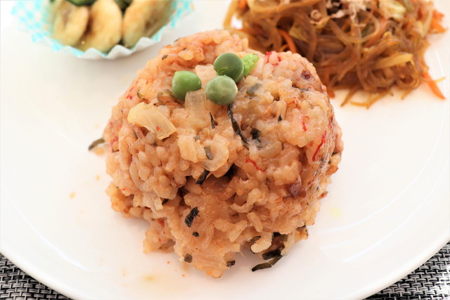 トマトとツナの旨味炊き込みご飯の画像