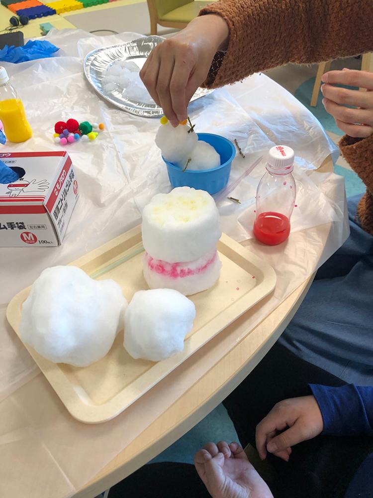 小児病棟で雪だるまを作りました02