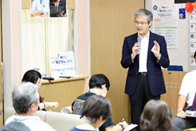 「プレシジョン・メディシン」について解説する希少がんセンター長 川井 章