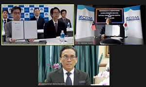 MOU signed with Clinical Research Malaysia , clockwise from upper left, Drs Shimada, Takei, Yusof, Hishamshah